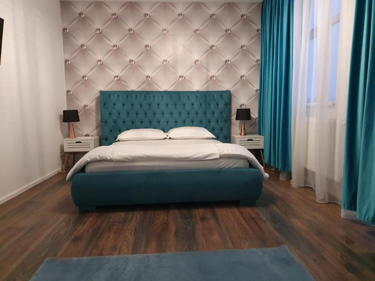 Garsonierre Central Luxury ทาร์กู จิอู ภายนอก รูปภาพ